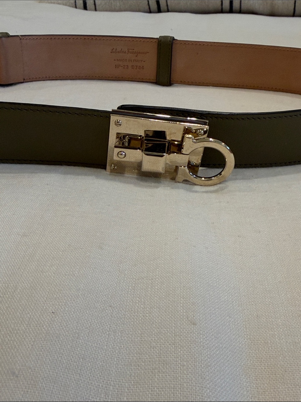 Salvatore Ferragamo Olive Green Leather Belt with Gold Buckle Ring - Picture 9 of 10